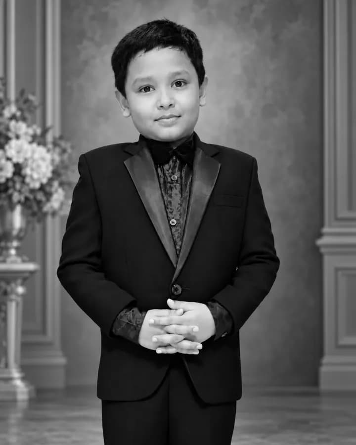 Evan Fernandes, Sariro student